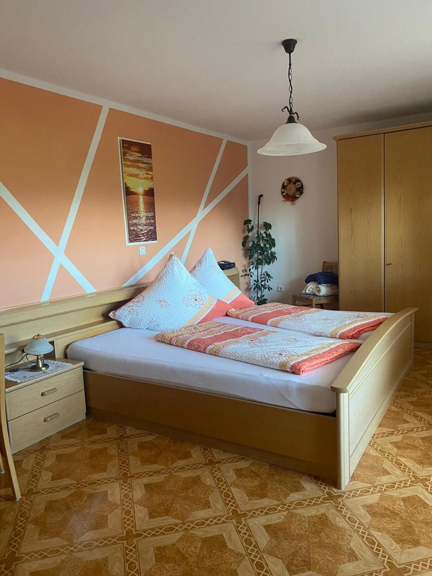 Gaestehaus Reisacher - Mehrbettzimmer بايتنغ المظهر الخارجي الصورة